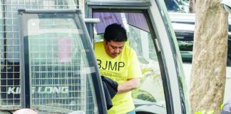 Sen. Jinggoy Estrada is facing a non-bailable P573-million plunder charge and two counts of graft in connection with the alleged anomalies involving flood control funds. INQUIRER PHOTO / GRIG C. MONTEGRANDE