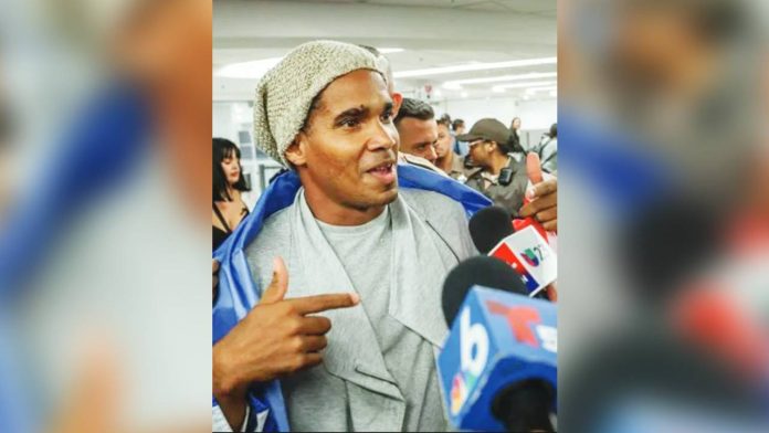 cuba Luis Manuel Otero Alcántara speaks to journalists at Miami airport. AFP VIA GETTY IMAGES
