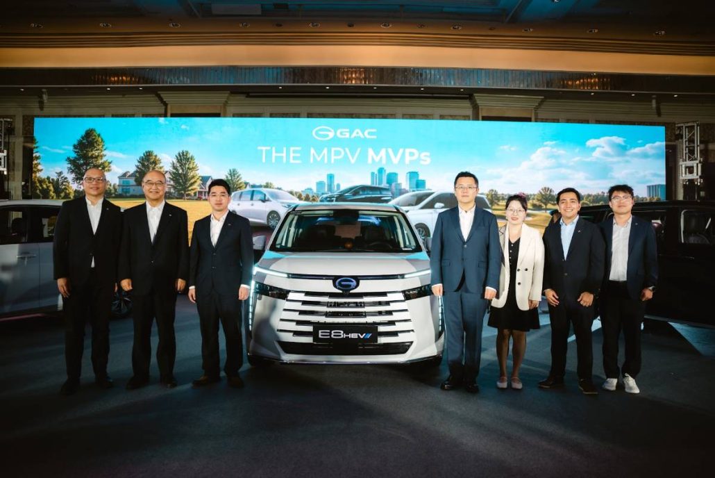 Executives of GAC International, GAC Philippines, and the Chinese Embassy in the Philippines flank the GAC E8 HEV. In photo are (left to right) GAC Philippines Chief Brand Officer Reggie See, Chief Technological Officer of GAC International Masato Katsumata, GAC Philippines General Manager Calvin Cheng, Councilor Tian Guanglei and Secretary Can Mengd of the Chinese Embassy in the Philippinesi, Senior Regional Sales Manager John Paulo del Rosario and Aftersales Head Xavier Xu.