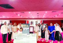 Ajuy fisherfolk council named PH’s best, wins P450,000 national award NATIONAL HONOR. Ajuy, Iloilo’a Mayor Loida Espinosa (6th from right), together with officials of the Department of Agriculture-Western Visayas, Bureau of Fisheries and Aquatic Resources, and members of the Ajuy Municipal Fisheries and Aquatic Resources Management Council, pose with the council’s P450,000 cash prize and trophy after being named the Outstanding Municipal Fisheries and Aquatic Resources Management Council during the 51st Gawad Saka Awards at the Philippine International Convention Center in Pasay City on June 29. The recognition highlights Ajuy’s excellence in participatory fisheries governance and sustainable coastal resource management. BFAR-6