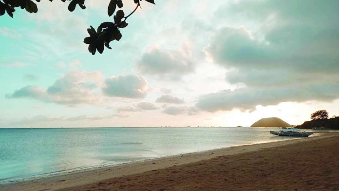 ime_beyond_Sicogon_copy_compressed_resized Many tourists have fallen in love with the sunrise or sunset while hanging out at the ivory white beachfront in Barangay San Fernando, Sicogon Island in Carles, Iloilo. But there are other alternative beaches in northern and southern Iloilo that tourists can visit, according to the Provincial Tourism Office. PN FILE PHOTO