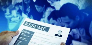 Preliminary data from the Philippine Statistics Authority (PSA) showed the number of jobless Filipinos fell to 2.41 million in April from 2.58 million in March. This translated to an unemployment rate of 4.7 percent, down from 5 percent previously and marking the third straight month of improvement. INQUIRER FILES