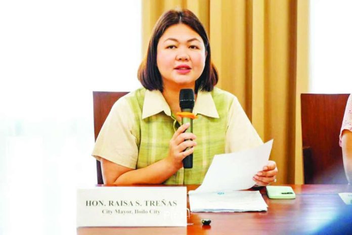 mai_city_solar_copy_compressed_resized “We want to be prepared. We want to make sure that government services do not stop, especially during emergencies when our constituents need us the most,” says Mayor Raisa Treñas of Iloilo City.