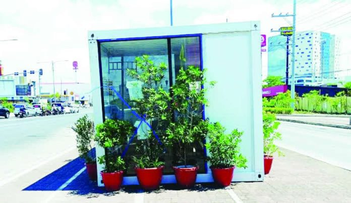Since May when it opened, this cooling station along the Diversion Road in Mandurriao, Iloilo City has served as a temporary refuge from extreme heat, with basic seating and shaded space designed to serve commuters and other vulnerable residents during peak daytime temperatures. AJ PALCULLO/PN