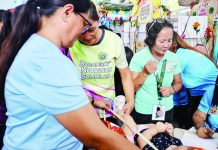 Underserved indigenous peoples and villages get access to free medical services Health workers conduct nutrition assessment and other primary healthcare services for children while indigenous families and residents participate in the PuroKalusugan health caravan in Barangay Buntatala, Jaro, Iloilo City. Organized by the Department of Health in partnership with the Iloilo City Health Office and local stakeholders, the initiative brought free medical consultations, immunization, oral healthcare, health education, and other essential services closer to indigenous peoples and underserved communities. DOH-6