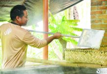 Western Visayas’ salt-making industry gets big boost SALT OF PROGRESS. Members of the Punta Dolorosa Fisherfolk Association in Ajuy, Iloilo learn modern salt cooking, harvesting and packaging techniques at Western Visayas’ first salt-cooking facility. The P812,000 facility can produce up to 150 kilograms of high-quality salt daily, strengthening local supply and fisherfolk livelihoods. BFAR-6