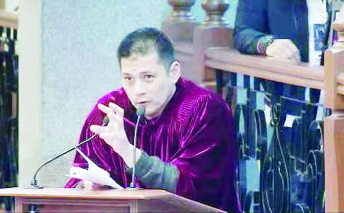 robin_compressed_resized Sen. Robin Padilla argues that if an impeachment trial witness is not automatically disqualified despite a conviction, fairness should likewise be considered for senator-judges who are merely facing pending cases and have not been convicted.