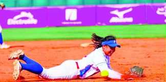 Ilongga pitcher Royevel Palma limits host Peru to two hits across four scoreless innings as the Philippines cruises to a 13-0 victory in the WBSC Women’s Softball World Cup 2026 Group Lima. Photo courtesy of WBSC