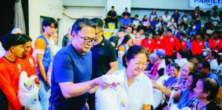First Lady Liza Araneta-Marcos, together with Bacolod City Mayor Greg Gasataya, led the ceremonial distribution of the second tranche of the national government’s rice assistance program for qualified senior citizens at the STI Gym in Bacolod City on August 14, 2026. The program will provide a total of 40 kilograms of rice to each qualified beneficiary in four tranches this year. BCCO PHOTO