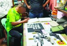 Police displayed approximately 60 grams of suspected shabu, four homemade firearms, ammunition, a magazine and buy-bust money recovered during a buy-bust operation in Zone 1, Barangay Handumanan, Bacolod City, on August 25, 2026. Three suspects were arrested in the operation. BALITA KARON NEGROS PHOTO