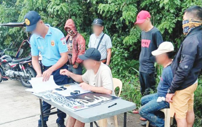 Dueñas bust Police arrested two suspects during a buy-bust operation in Barangay Anjawan, Dueñas, Iloilo, on August 8, resulting in the seizure of about 70 grams of suspected shabu valued at P476,000. IPPO PHOTO