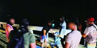 A resident of Barotac Nuevo, Iloilo landed in jail after he was apprehended in an anti-illegal drug operation in Barangay Dacutan, Dumangas town. He yielded 10 heat-sealed plastic sachets containing suspected shabu valued at P476,000. PRO-6 PHOTO