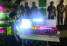 Anti-China coffins across Metro Manila baffle police A coffin with an ant-China slogan is seen at the Boy Scout Circle along Timog Avenue in Quezon City. INQUIRER/NET