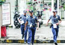 Focus crimes plunge 36% in July; PNP cites stronger police ops Work continues for police officers amid continuous rains in Quezon City. A weather system in the vicinity of Quezon province is bringing cloudy skies with scattered rains and thunderstorms over Metor Manila and parts of Luzon, according to the state weather bureau. PNA