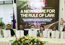 Iloilo City’s Mayor Raisa Treñas and former mayor Jerry Treñas pose with signed copies of the Deed of Donation and Memorandum of Agreement alongside Justice Secretary Frederick Vida and Supreme Court (SC) Court Administrator Justice Ma. Theresa Dolores C. Gomez-Estoesta on Tuesday, Aug. 25, 2026. The agreement officially hands over a city-owned property in Barangay San Pedro, Molo district to the SC and the Department of Justice for the construction of a new Hall of Justice and Prosecution Complex. ALLEN ANIMAS/PN