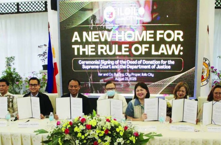 JUSTICE UNDER ONE SAFE ROOF: Prosecutor surge, safety fears drive need for secure new Iloilo justice hub Iloilo City’s Mayor Raisa Treñas and former mayor Jerry Treñas pose with signed copies of the Deed of Donation and Memorandum of Agreement alongside Justice Secretary Frederick Vida and Supreme Court (SC) Court Administrator Justice Ma. Theresa Dolores C. Gomez-Estoesta on Tuesday, Aug. 25, 2026. The agreement officially hands over a city-owned property in Barangay San Pedro, Molo district to the SC and the Department of Justice for the construction of a new Hall of Justice and Prosecution Complex. ALLEN ANIMAS/PN