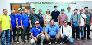 Drivers from the Metro Iloilo Transport Service Cooperative join Hino Motors Philippines’ Aftersales Training Department and Hino Panay personnel.