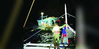 Members of the Iloilo Provincial Bantay Dagat Task Force and police conduct a nighttime seaborne operation in northern Iloilo. Seven fishing boats were apprehended in separate operations in Concepcion and San Dionisio on Aug. 22 and 23 for alleged illegal fishing activities involving “baling” and trawl fishing. PHOTO FROM BALITA HALIN SA KAPITOLYO