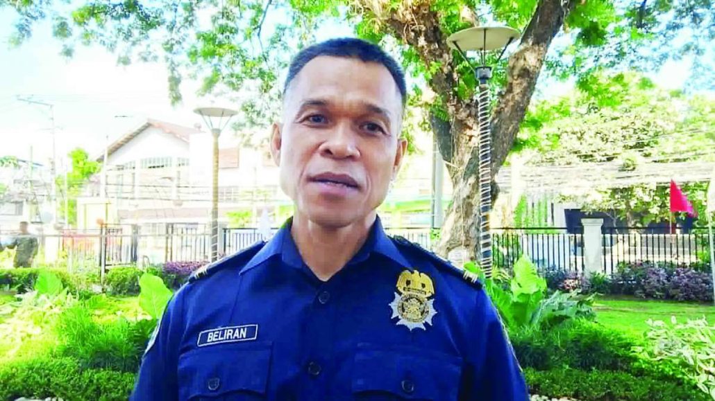 Fire Senior Superintendent Bartolome O. Beliran, assistant regional director for operations of the Bureau of Fire Protection – Region, has been donating blood consistently for 29 years. A nursing graduate before entering the fire service, he understands the medical importance of having an adequate blood supply. “Ako regular nga naga-donate sang dugo since nagsulod ako sa BFP, even sang cadet pa lang ako naga-donate na ako,” he says.