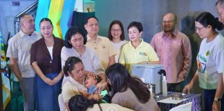 LIGTAS TIGDAS. A child receives a measles-rubella vaccine during the launch of Iloilo Province’s supplemental immunization campaign at the Provincial Capitol. Health officials are urging parents to bring children aged six to 59 months to their nearest health centers for free vaccination from Aug. 10 to 28. PHOTOS FROM BALITA HALIN SA KAPITOLYO