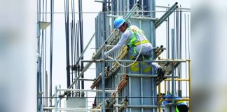 A construction project is seen in this photo as the government revises its 2027 infrastructure disbursement program to P1.34 trillion, about 20.8 percent lower than the initial P1.691-trillion allocation. The revised program represents 4 percent of the country’s projected gross domestic product. INQUIRER FILE PHOTO / MARIANNE BERMUDEZ