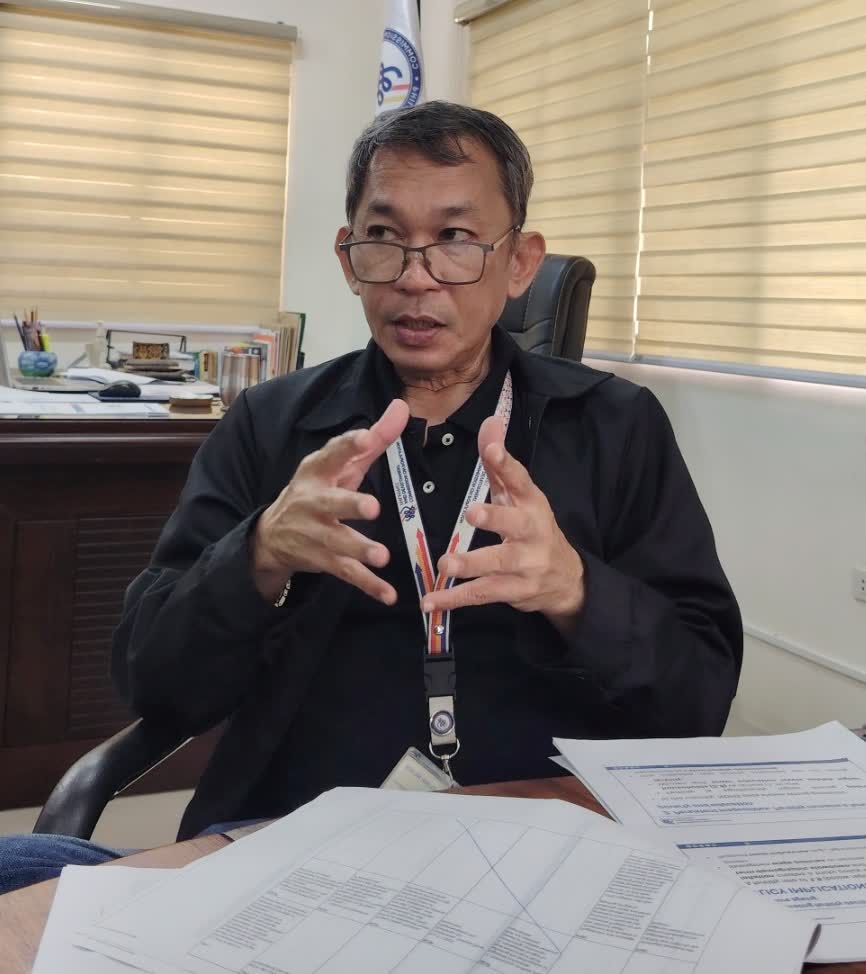 “The lack of comprehensive sexual education can leave young people unprepared and vulnerable, which is evident in the rising concerns around issues like human immunodeficiency virus and Acquired Immune Deficiency Syndrome among youth,” warns Regional Director Harold Alfred Marshall of the Commission on Population and Development in Western Visayas. NELJOY GALIGAO/PN