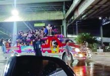 LTO suspends jeepney driver in viral overloaded incident; Transport co-ops told to strengthen fleet management Passengers crowd the roof and cling to the sides of an overloaded jeepney during its “last trip” from Pavia to Lambunao, Iloilo on July 31. A netizen’s video of this jeepney went viral and caught the attention of the Land Transportation Office. MA. FE EGALAM ALVAREZ/FACEBOOK