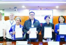 Pag-IBIG Fund’s Chief Executive Officer Marilene C. Acosta, Avida Land president Raquel S. Cruz and Amaia Land vice president Aris C. Gonzales signed the memorandum of understanding to expand quality housing choices for Filipino workers under the Expanded Pambansang Pabahay para sa Pilipino Program, with DHSUD Secretary Jose Ramon P. Aliling and Ayala Land president and CEO Meean B. Dy serving as witnesses. Also present were Pag-IBIG Fund deputy chief executive officers Alexander Hilario G. Aguilar, Robert John S. Cosico, Benjamin R. Felix Jr. and Marcial C. Pimentel, along with other senior officers.