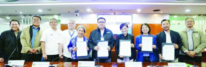 pag-ibig Pag-IBIG Fund’s Chief Executive Officer Marilene C. Acosta, Avida Land president Raquel S. Cruz and Amaia Land vice president Aris C. Gonzales signed the memorandum of understanding to expand quality housing choices for Filipino workers under the Expanded Pambansang Pabahay para sa Pilipino Program, with DHSUD Secretary Jose Ramon P. Aliling and Ayala Land president and CEO Meean B. Dy serving as witnesses. Also present were Pag-IBIG Fund deputy chief executive officers Alexander Hilario G. Aguilar, Robert John S. Cosico, Benjamin R. Felix Jr. and Marcial C. Pimentel, along with other senior officers.