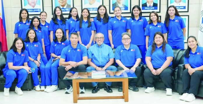 sports_Alas_compressed_resized PSC Executive Director Atty. Guillermo Iroy (standing, fifth from left) leads the send-off for the Alas Pilipinas Girls U17 team before its departure for Chile to compete in the FIVB Volleyball Girls' U17 World Championship. Also in the photo are the players, coaches, team officials, and support staff. PSC PHOTO