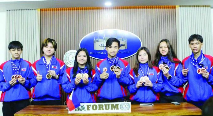 sports_SEAFF_copy_compressed_resized Members of the Philippine junior fencing team pose after competing in the 2026 Southeast Asian Fencing Federation Championship in Kuala Lumpur, Malaysia, where eight Filipino fencers won individual medals and boosted their ranking points for next year’s Asian and World Junior and Cadet Championships. PSA