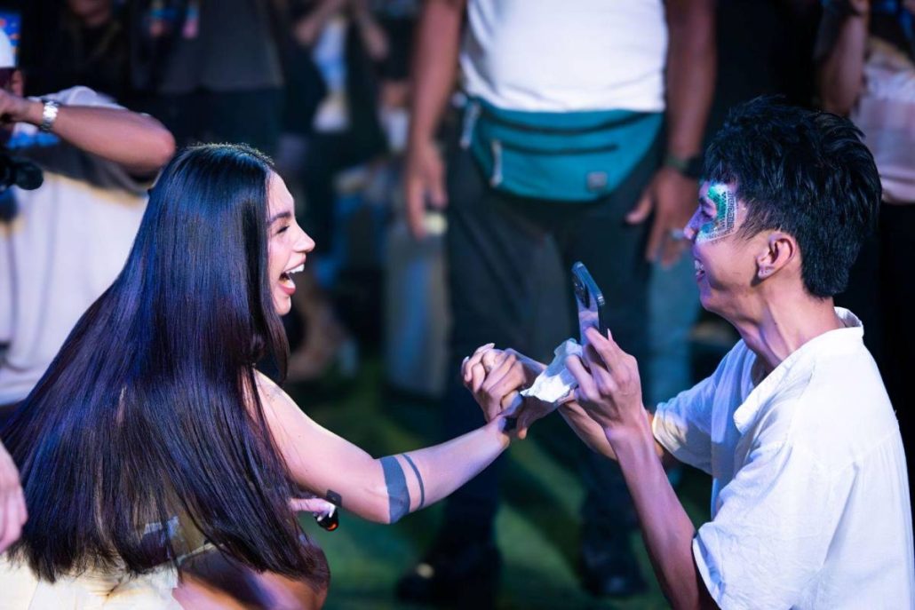 Zeinab Harake Parks interacting with one of her “Zebbies” during her appearance at Davao Whisky Park last Aug. 14, 2026