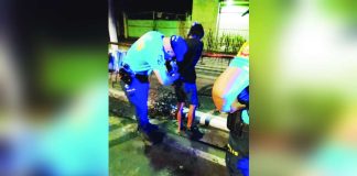A suspect allegedly caught cutting metal railings along the sidewalk in front of Negros Occidental High School was taken into custody by authorities in Bacolod City. The suspect was apprehended by Public Order and Safety Office personnel early Sunday, September 13. BCCO PHOTO