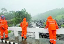51 families evacuated as mudflows hit Kanlaon-side communities Personnel of the City Disaster Risk Reduction and Management Office closely monitor water flow in Canlaon City on Tuesday amid possible flooding and lahar flows from Mt. Kanlaon. CANLAON CDRRMO PHOTO