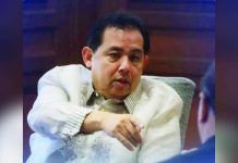 Romualdez challenges evidence, seeks bail in P7.4-b plunder case Former House Speaker Martin Romualdez is facing plunder charges alongside former Ako Bicol party-list congressman Zaldy Co and two other accused over an alleged kickback scheme involving government flood control and other infrastructure projects.