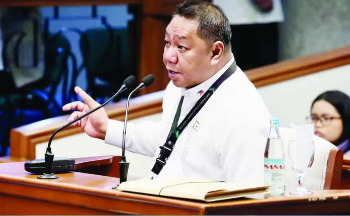 Nation_SEC_copy_compressed_resized Securities and Exchange Commission’s Company Registration and Monitoring Department Director, lawyer Gerardo Del Rosario stands witness in the Senate impeachment court on September 22, 2026. INQUIRER / NIÑO JESUS ORBETA