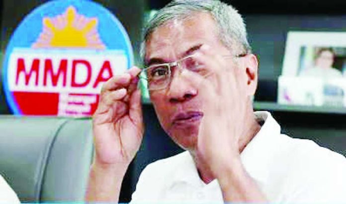 Manila Development Authority general manager Nicolas Torre III has voluntarily surrendered his vehicle captured on video traveling along the restricted EDSA Busway. The Land Transportation Office is now investigating the circumstances surrounding the vehicle’s use of the busway. Authorities have yet to establish whether the MMDA general manager was aboard at the time.