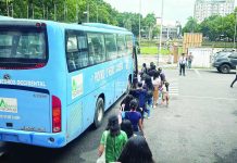 NegOcc capitol suspends work following shooting threat Employees of Negros Occidental Provincial Government were seen gradually leaving the premises after a reported shooting threat was received Wednesday, September 9, 2026. RMN BACOLOD PHOTO