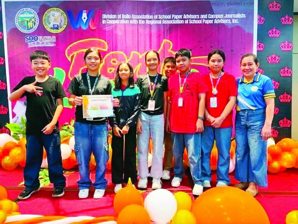 Campus journalists pose during the two-day “Fonts and Layouts: The Reborn” seminar-workshop on Aug. 30-31. More than 600 participants from the Schools Division of Iloilo joined the training aimed at sharpening skills in content creation, news design, graphics, page layout and storytelling.