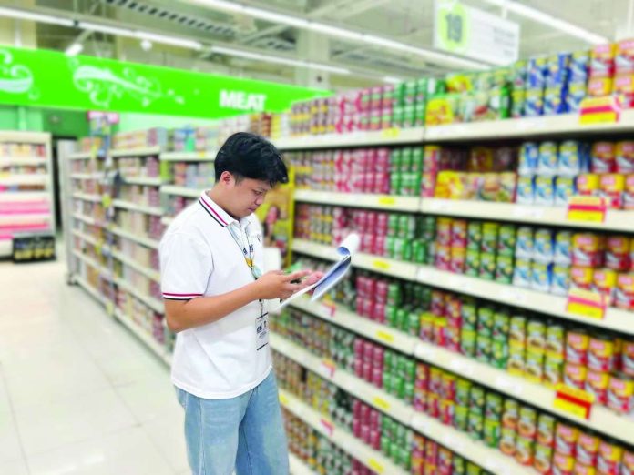 capiz_stable_prices_compressed_resized The Department of Trade and Industry is continuously monitoring 22 outlets, including five supermarkets and 17 grocery stores, in Capiz for compliance with the 60-day price freeze on basic necessities to keep prices stable and protect consumers from the impact of red-striped soft scale insect infestation. PHOTO BY DTI CAPIZ