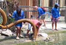 Declogging teams deployed to barangays Photo courtesy of Barangay Sambag, Jaro.