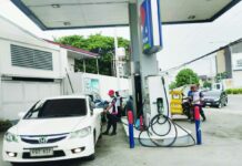 BIG-TIME FUEL PRICE HIKE: Diesel up by over P8 per liter Motorists fill up their tanks at a Petron gasoline station in Mali-ao, Pavia, Iloilo on Monday afternoon, Sept. 21, ahead of scheduled big-time oil price hike today. PN PHOTO