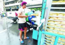 Excise tax hikes seen to push 2027 inflation to 4.5% A street vendor with a motorcycle-mounted cart sells freshly baked pandesal for P5 apiece along GMA Network Drive in Quezon City. The Department of Finance has proposed tax hikes as part of the government’s measures to offset revenue losses from the proposed tax relief package, which seeks to raise income tax thresholds and provide exemptions for micro and small businesses. PNA PHOTO BY ROBERT OSWALD P. ALFILER