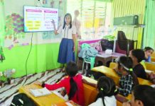 TEACHING WITH PURPOSE. Lowie Ann Lavilla Castor guides Grade 4 Indigenous Peoples learners at Aglonok Primary School in the remote Barangay Aglonok, Calinog, Iloilo. Having overcome poverty through education, the Panay Bukidnon teacher now helps children from her community pursue their own dreams.