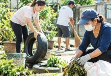 DENGUE PREVENTION. Residents clean their surroundings and eliminate stagnant water that could serve as breeding grounds for dengue-carrying mosquitoes. The Iloilo Provincial Health Office is surging communities to intensify cleanup efforts as dengue cases in the province reached 3,347 with 19 deaths as of September 19. PN FILE