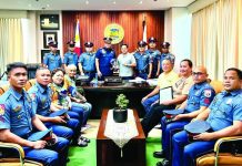 Iloilo fisheries champions earn national honors Iloilo’s fisheries conservation advocates and members of the Provincial Bantay Dagat Task Force present their national awards from the Bureau of Fisheries and Aquatic Resources (BFAR) to Gov. Arthur “Toto” Defensor Jr. at the Iloilo Provincial Capitol. The recognitions honor the province’s efforts against illegal fishing, protection of marine resources, promotion of sustainable fisheries, and empowerment of coastal communities. PHOTO FROM DR. RAUL BANIAS