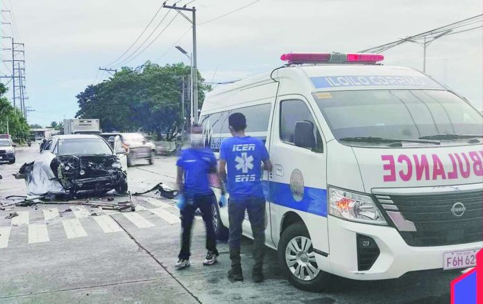 mai_ER_delay_copy_compressed_resized Personnel of the Iloilo City Emergency Response (ICER) responds to a vehicular accident in this updated file photo. As its name implies, ICER responds to emergency situations. It operates round the clock. PHOTO FROM ILOILO CITY EMERGENCY RESPONDERS - ICER AND USAR FACEBOOK PAGE