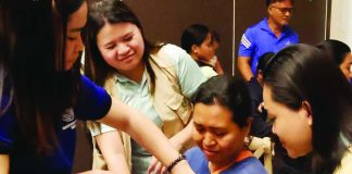 A health worker administers a measles-rubella vaccine to a young child in Roxas City, as part of the 2026 Measles-Rubella Supplemental Immunization Activity. The Department of Health has lauded healthcare workers, local government units, parents and other partners for supporting the region-wide campaign while urging continued efforts to reach children who remain unprotected. DOH-6