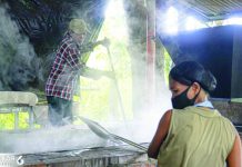 SALT INDUSTRY GETS A BOOST. Salt makers in northern Iloilo work on traditional salt production and package their finished product as the Bureau of Fisheries and Aquatic Resources strengthens the industry with more than ₱1.5 million worth of production and storage facilities for fisherfolk groups in Ajuy and Carles TOWNS. The assistance aims to modernize operations, ease labor-intensive work and enable more climate-resilient salt production. BFAR-6