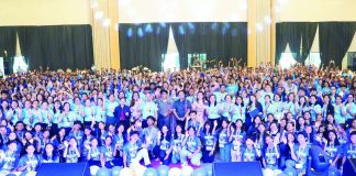 More than 700 peer helpers and teen center coordinators gather for the 2026 Provincial Teen Center Day at the Iloilo Convention Center on Sept. 3, where Gov. Arthur Defensor Jr. of Iloilo rallied young Ilonggos to serve as frontline partners in addressing rising teen suicides and mental health risks linked to harmful social media exposure. Iloilo Province now operates 102 school-based teen centers, including 21 standalone Teen Center 2.0 facilities. BALITA HALIN SA KAPITOLYO